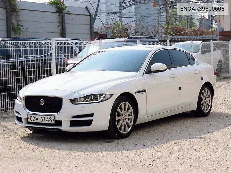 Jaguar XE 2017 года выпуска