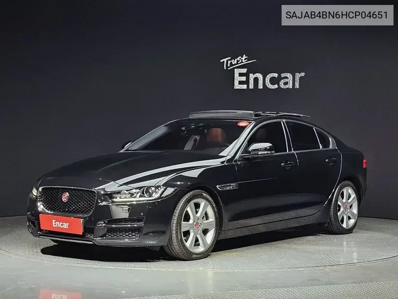 Jaguar XE 2017 года выпуска