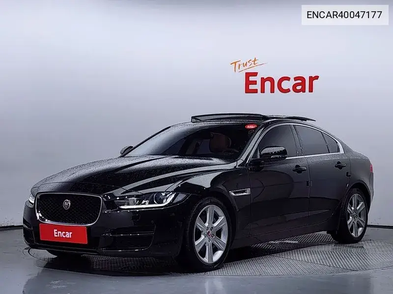 Jaguar XE 2017 года выпуска