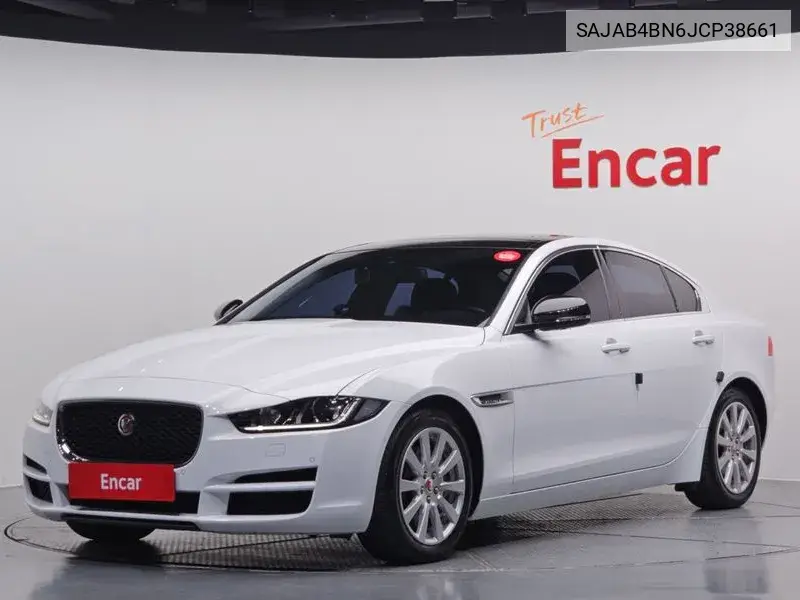 Jaguar XE 2018 года выпуска