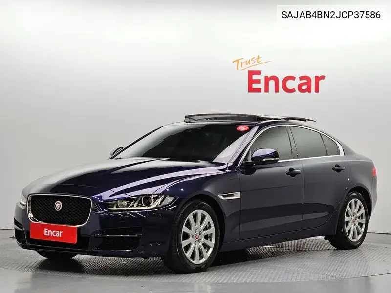 Jaguar XE 2018 года выпуска