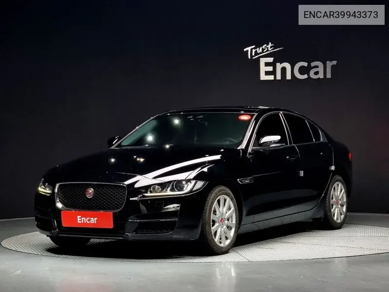 Jaguar XE 2018 года выпуска