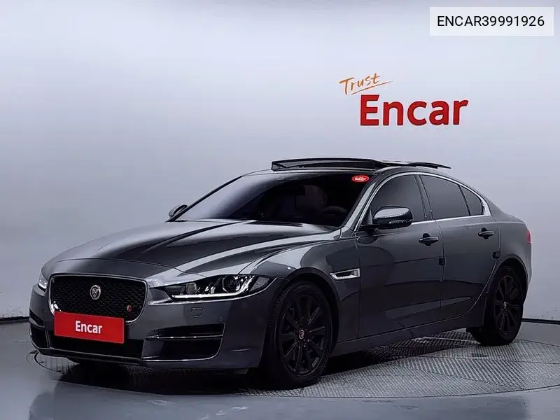Jaguar XE 2018 года выпуска