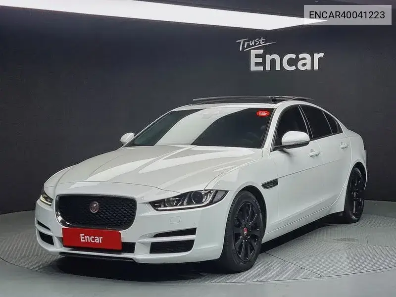 Jaguar XE 2018 года выпуска