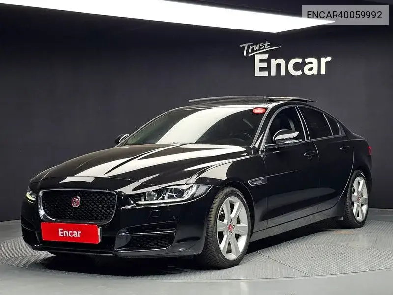Jaguar XE 2018 года выпуска