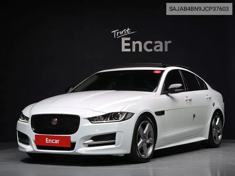 Jaguar XE 2018 года выпуска