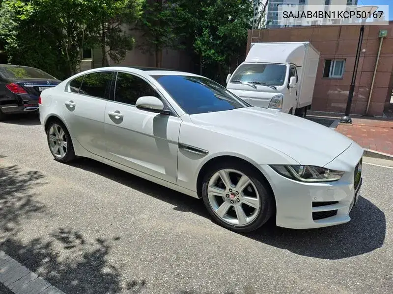 Jaguar XE 2019 года выпуска