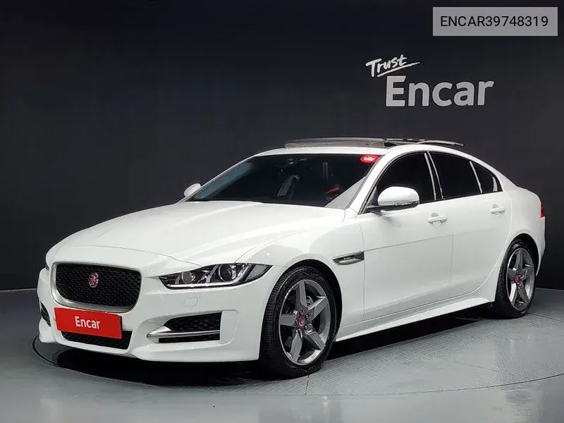 Jaguar XE 2019 года выпуска