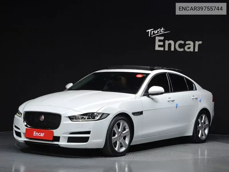Jaguar XE 2019 года выпуска