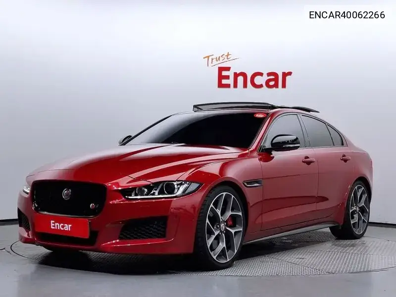 Jaguar XE 2019 года выпуска