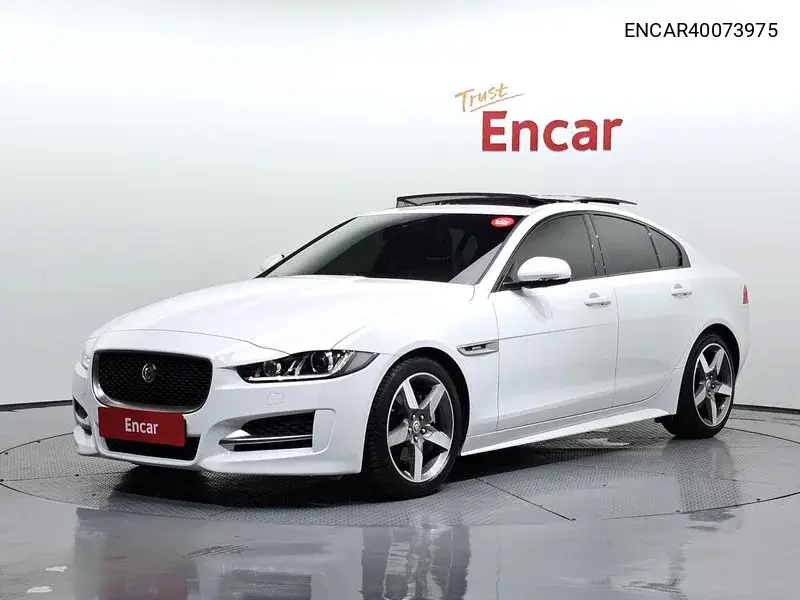 Jaguar XE 2019 года выпуска