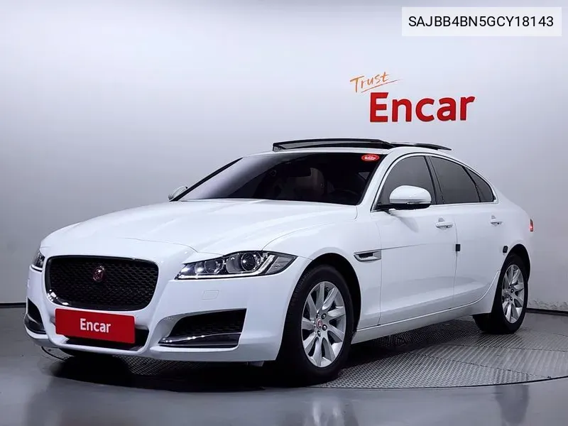 Jaguar XF 2016 года выпуска