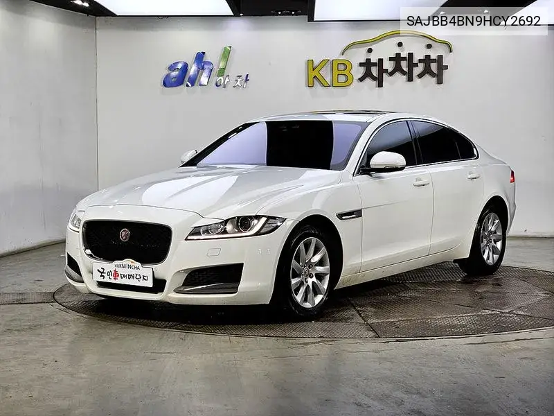 Jaguar XF 2016 года выпуска