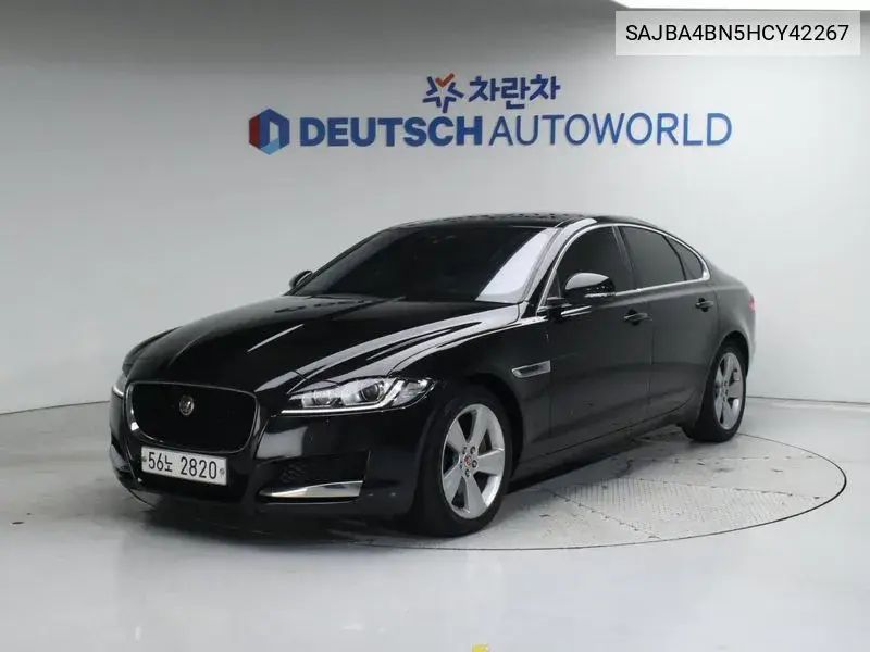 Jaguar XF 2017 года выпуска