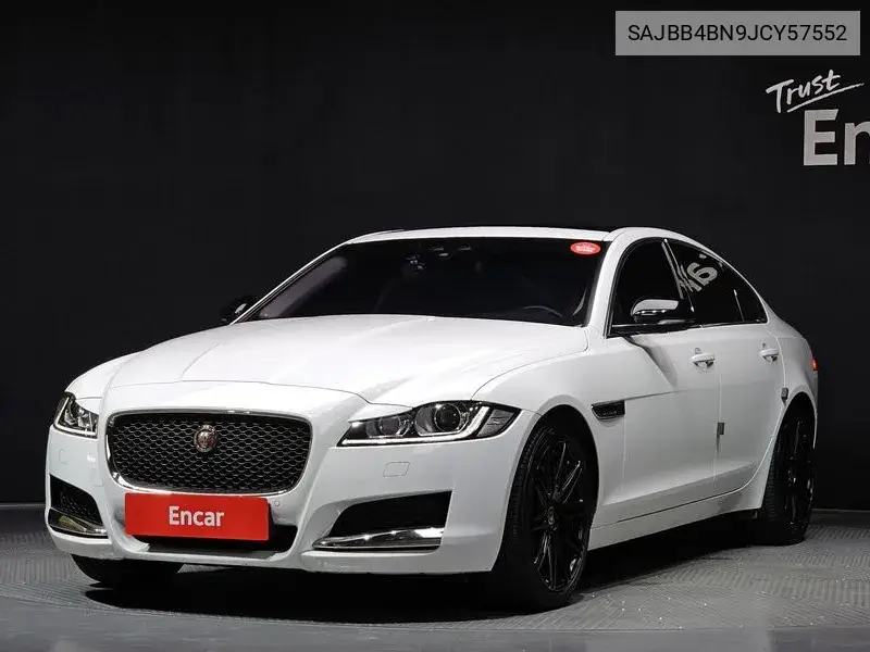 Jaguar XF 2018 года выпуска