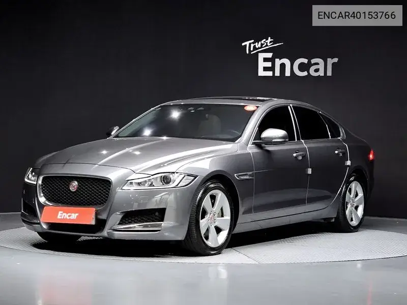 Jaguar XF 2018 года выпуска
