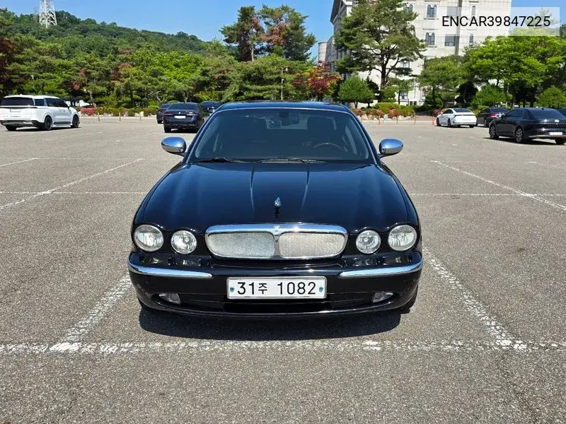 Jaguar XJ 2004 года выпуска