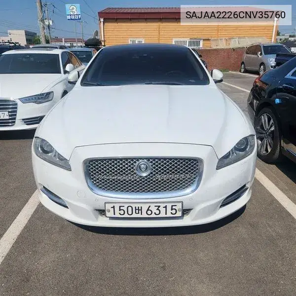 Jaguar XJ 2012 года выпуска