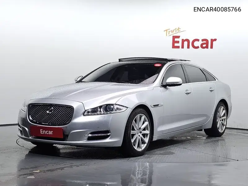 Jaguar XJ 2012 года выпуска