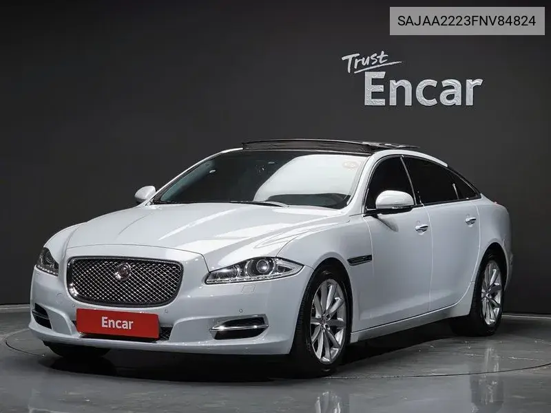 Jaguar XJ 2015 года выпуска
