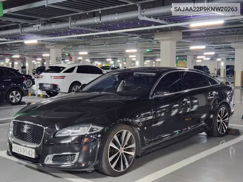 Jaguar XJ 2019 года выпуска