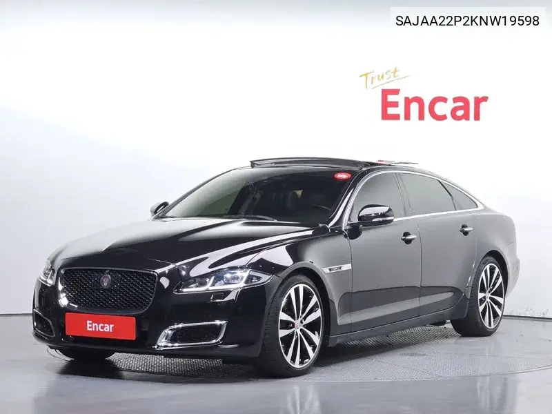 Jaguar XJ 2019 года выпуска