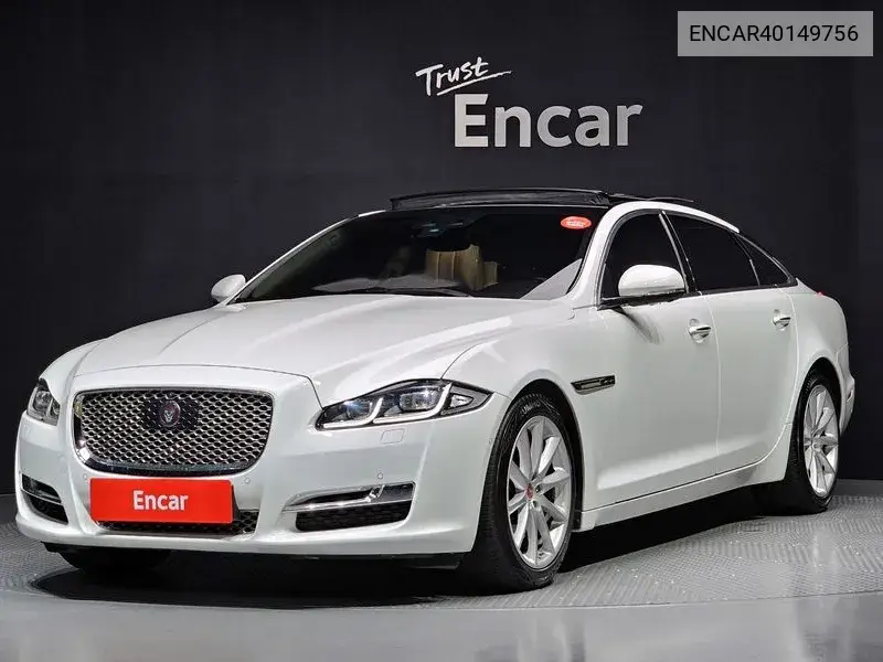 Jaguar XJ 2019 года выпуска