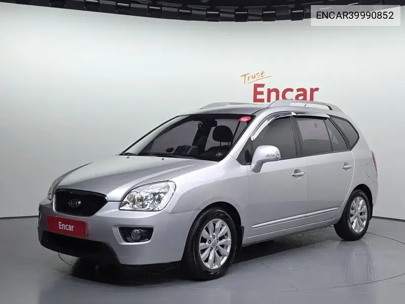 Kia Carens 2012 года выпуска