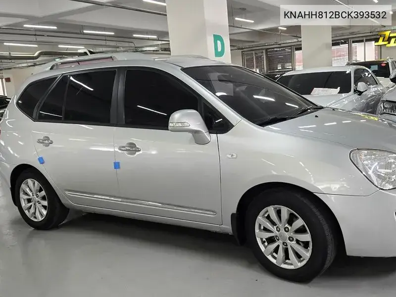 Kia Carens 2012 года выпуска