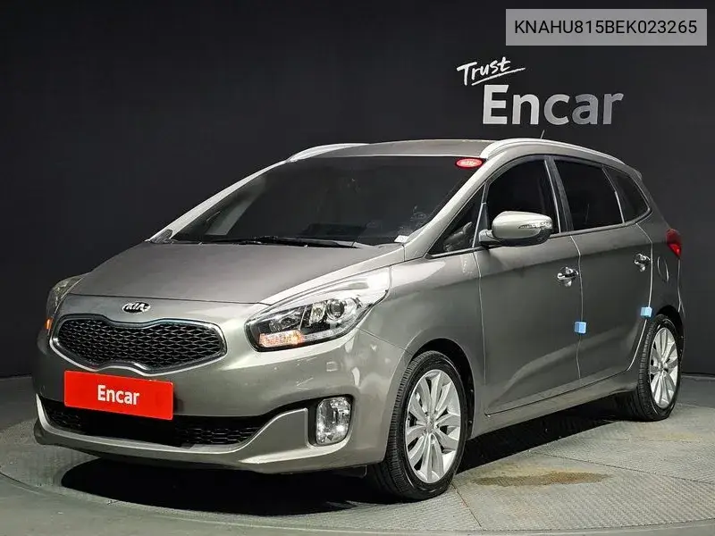Kia Carens 2013 года выпуска
