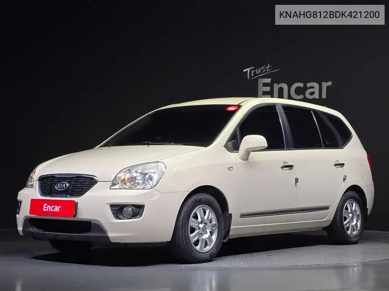 Kia Carens 2013 года выпуска