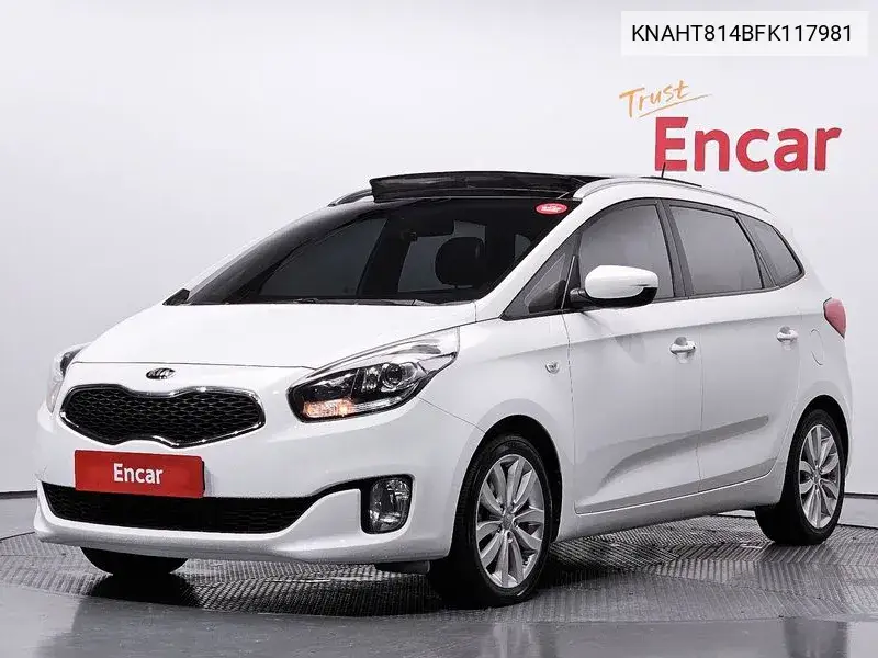 Kia Carens 2015 года выпуска