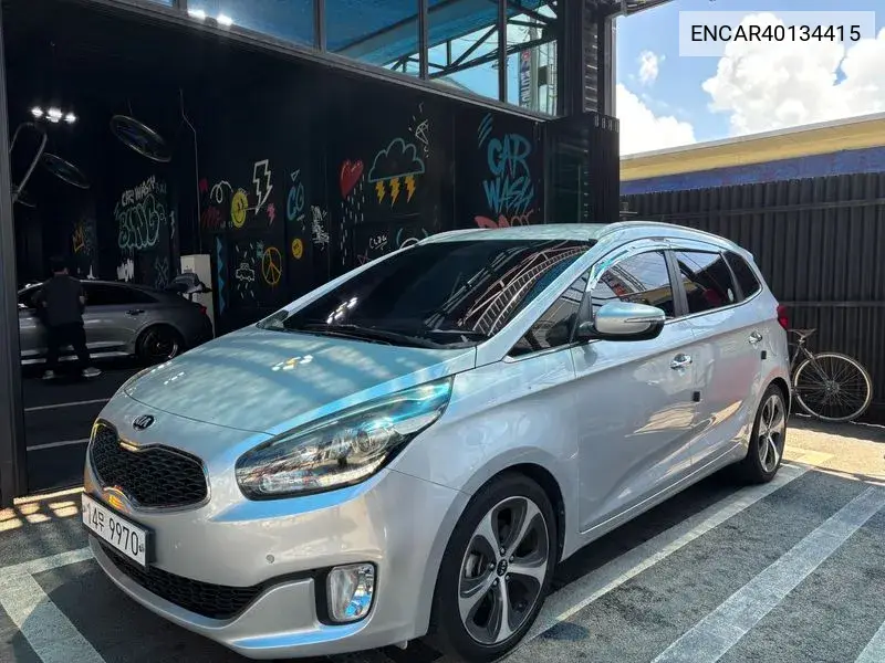 Kia Carens 2015 года выпуска
