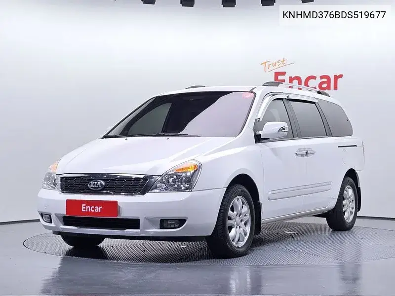 Kia Carnival 2012 года выпуска