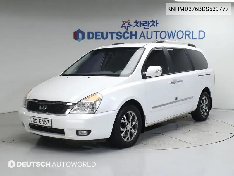 Kia Carnival 2013 года выпуска