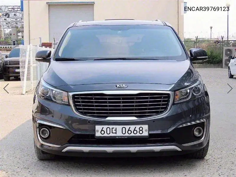 Kia Carnival 2015 года выпуска