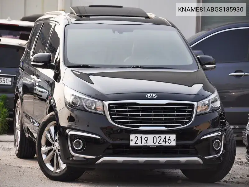 Kia Carnival 2016 года выпуска