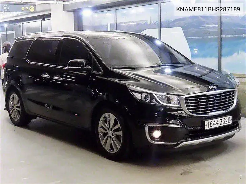 Kia Carnival 2016 года выпуска