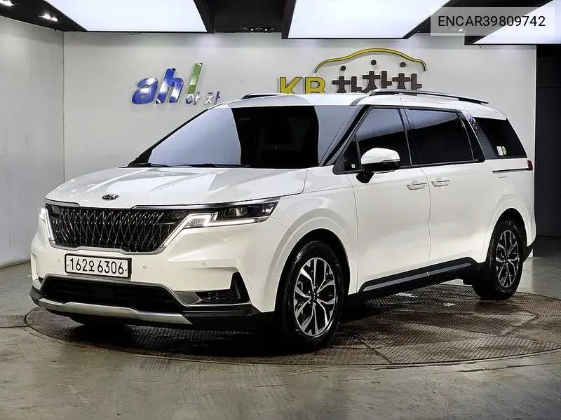 Kia Carnival 2021 года выпуска