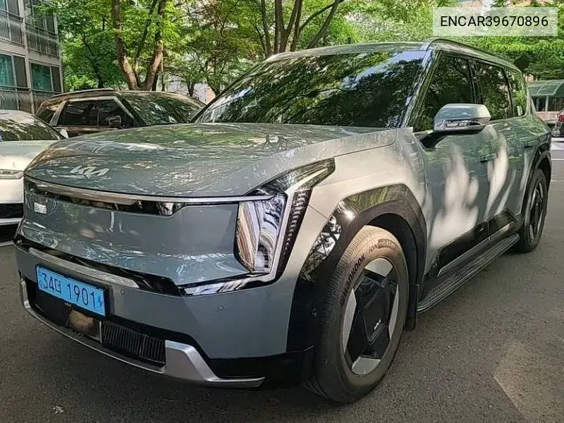 Kia EV9 2023 года выпуска