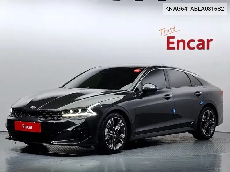 Kia K5 2020 года выпуска