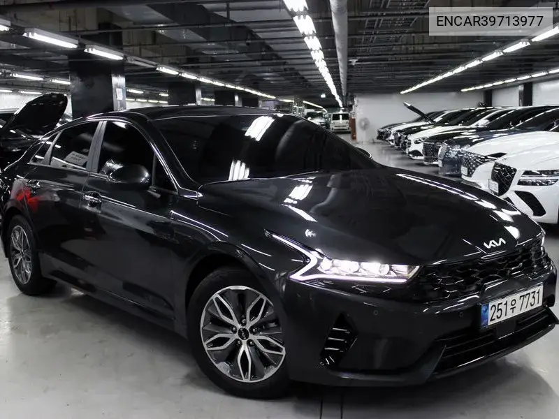 Kia K5 2021 года выпуска