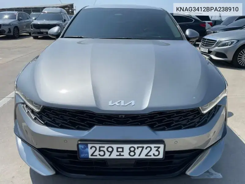 Kia K5 2023 года выпуска