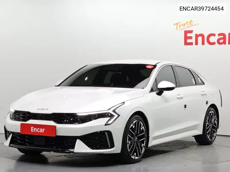 Kia K5 2024 года выпуска