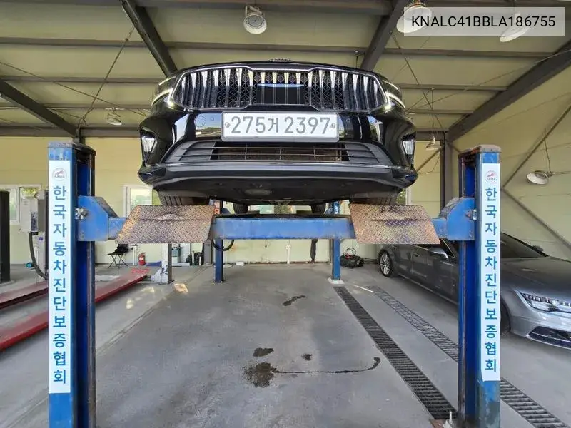 Kia K7 2019 года выпуска