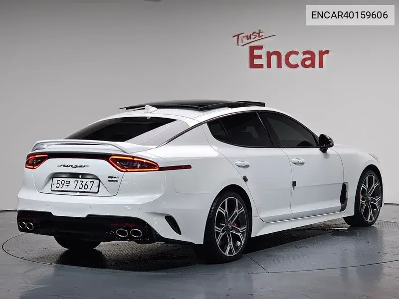 Kia Stinger 2017 года выпуска