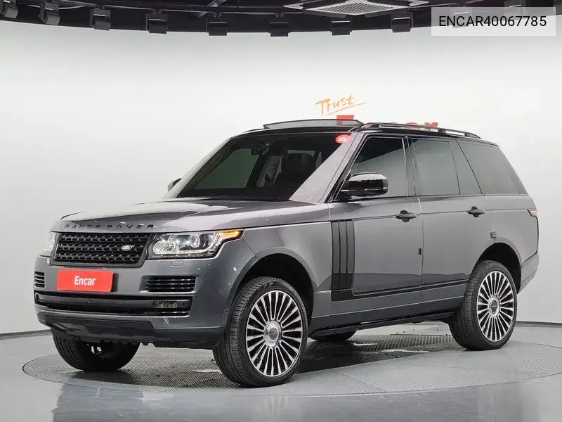 Land Rover Range Rover 2015 года выпуска