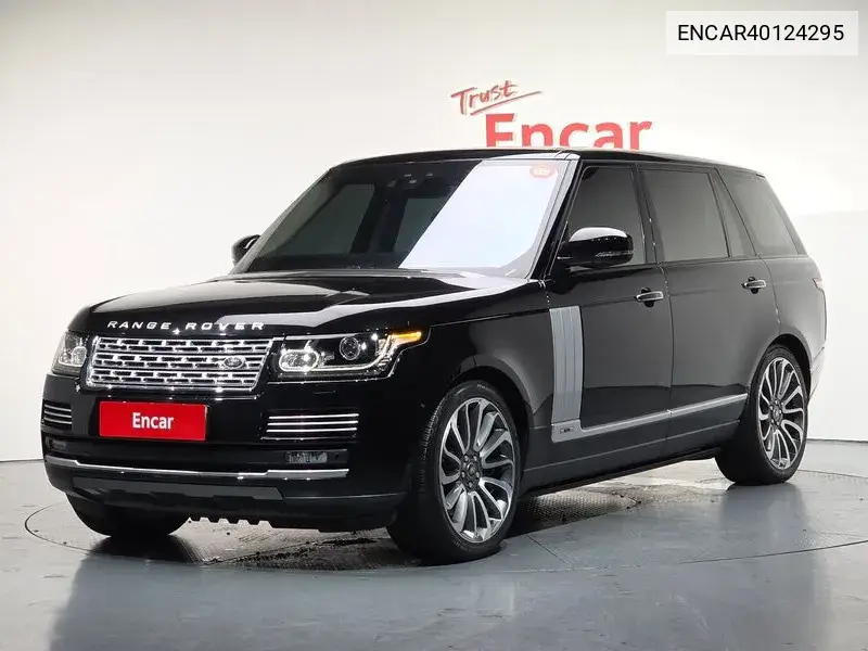 Land Rover Range Rover 2017 года выпуска