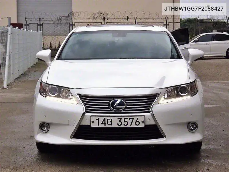 Lexus ES 2014 года выпуска