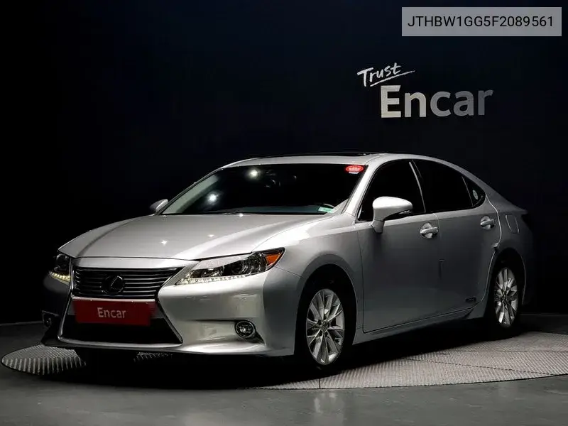 Lexus ES 2015 года выпуска